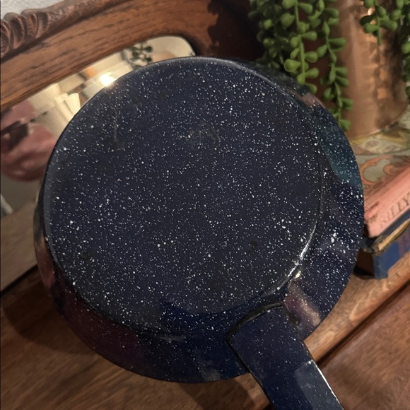 VTG Enamelware/graniteware 6” skillet pan with lid - Picture 5 of 6